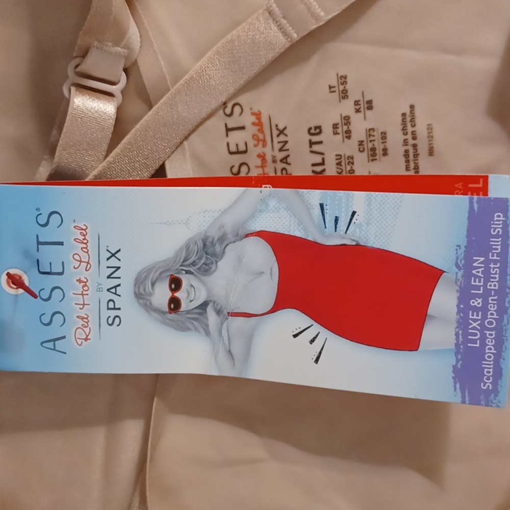 Assets By Spanx Red Hot Label  Luxe and Lean Scalloped Open Bust Full Slip. SL - Picture 12 of 14